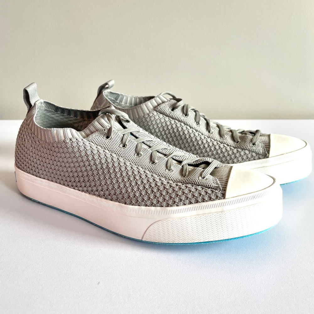 Native Jefferson mens sneaker shoe 9 gray laces 2.0 Liteknit slip on casual